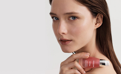 Koyu halka ve yorgun görünümünün azaltır.