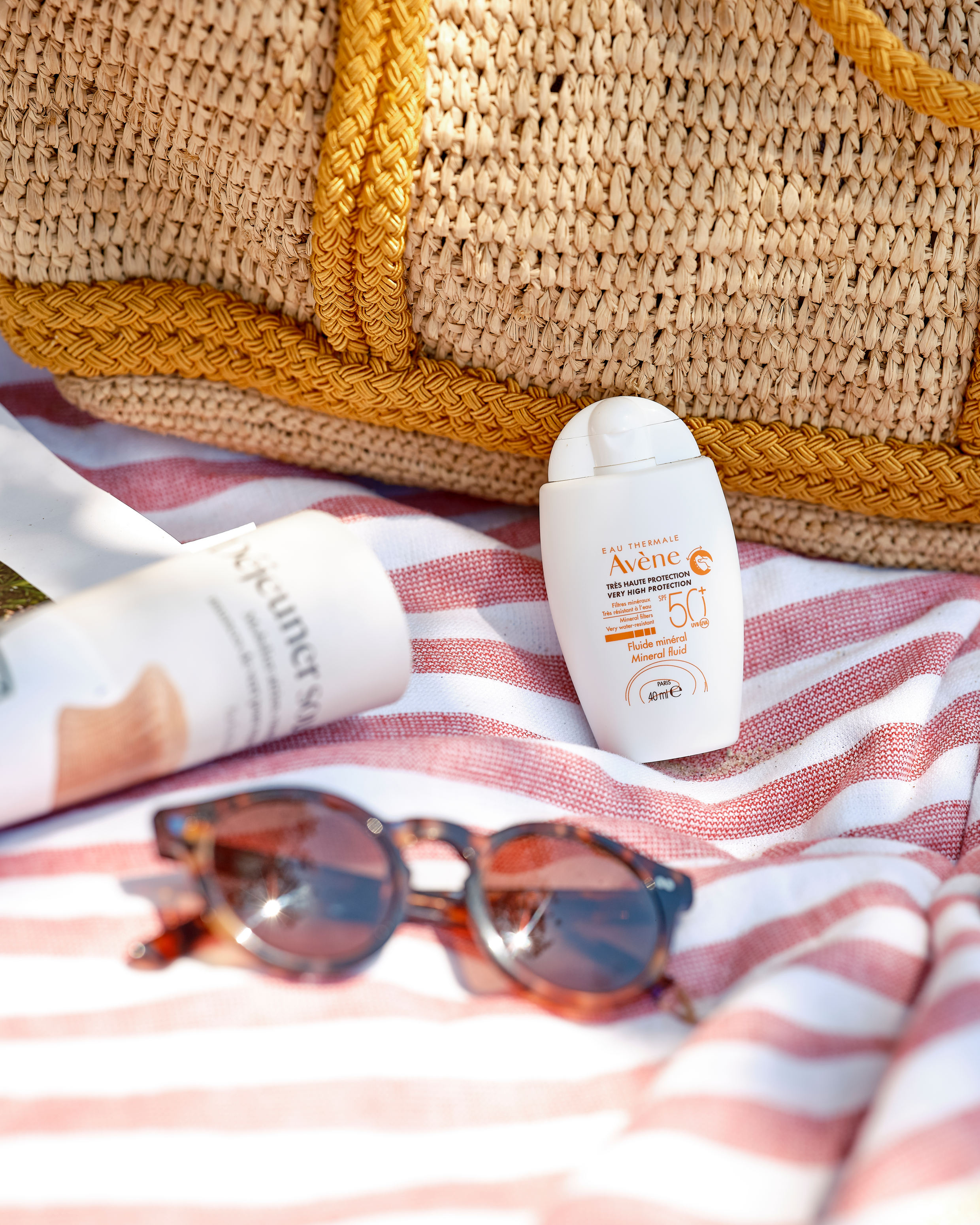 Avene Fluide Mineral Filtreli SPF 50+ Güneş Koruyucu 40 ml - Ciltte Beyaz İz Bırakmadan Koruma Sağlayan Hipoalerjenik Krem
