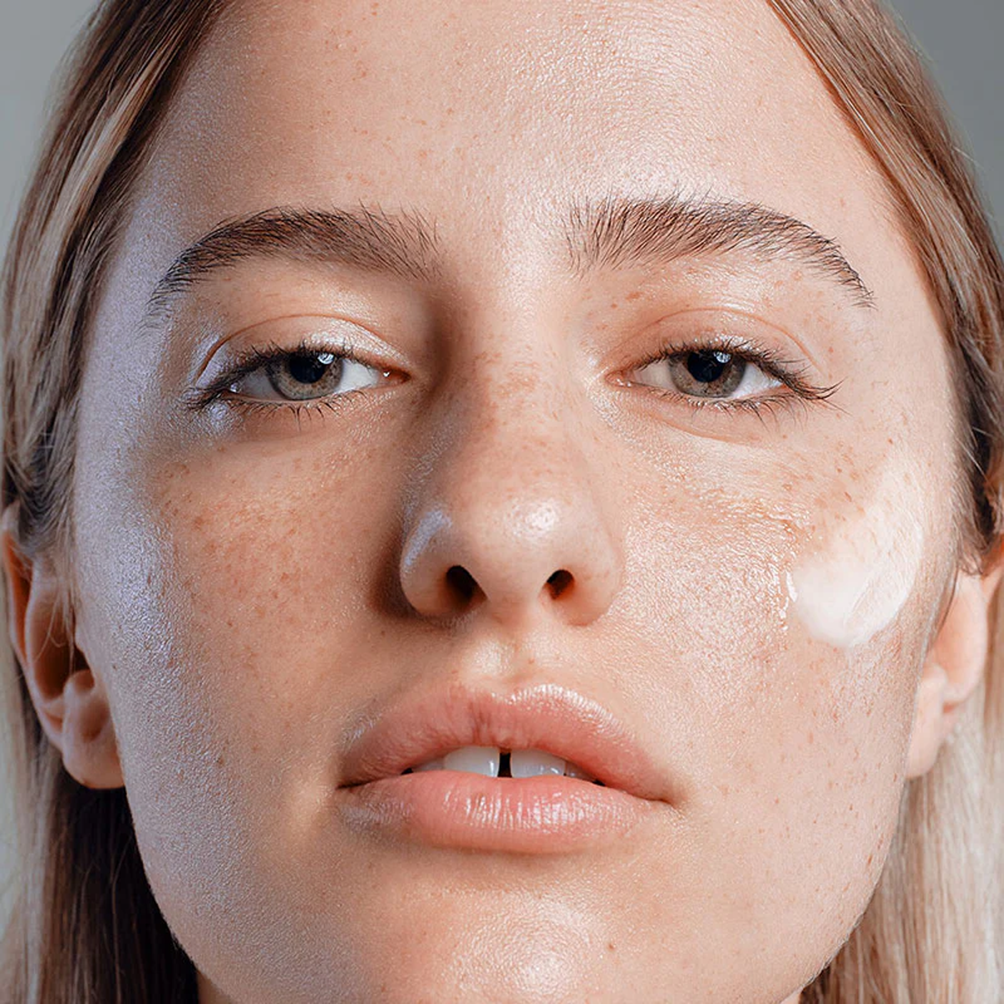 Dermalogica Dynamic Skin Strengthening Yaşlanma Karşıtı Serum 30 ml - Cildi nemlendirir, pürüzsüzleştirir ve genç bir görünüm kazandırır.