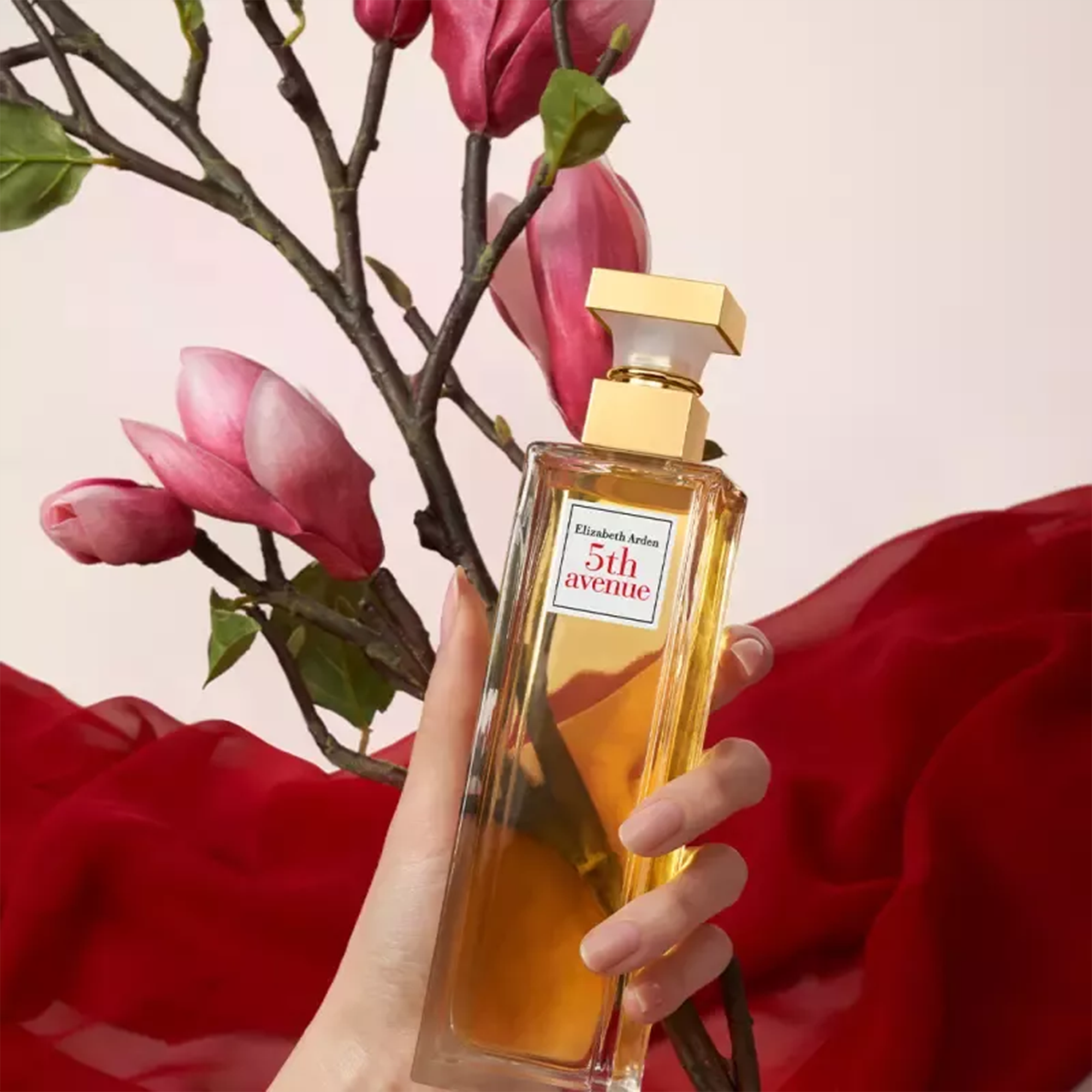 Elizabeth Arden 5th Avenue Edp Kadın Parfüm 125 ml - Modern ve zarif bir parfüm, şehvetli ve sofistike bir iz bırakır