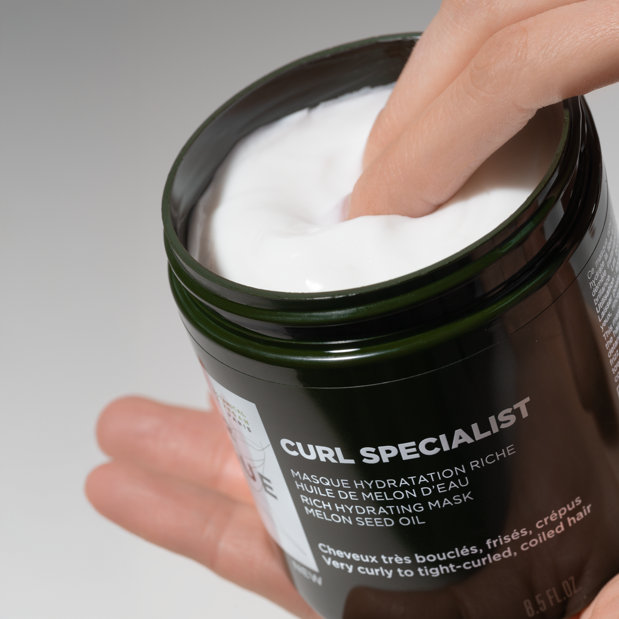 Lazartigue Curl Specialist Nemlendirici Saç Maskesi 250 ml - Kıvırcık saçlar için derinlemesine nem sağlar, saçı canlandırır ve pürüzsüzleştirir.