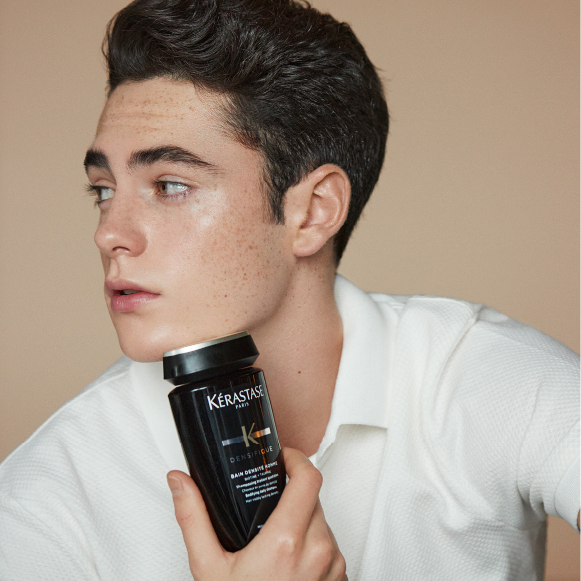 Kerastase Densifique Bain Densite Homme Erkekler İçin Yoğunluk Kazandıran Şampuan 250 ml – Erkekler için formüle edilmiş, saç yoğunluğunu artıran ve daha sağlıklı bir görünüm sağlayan şampuan.