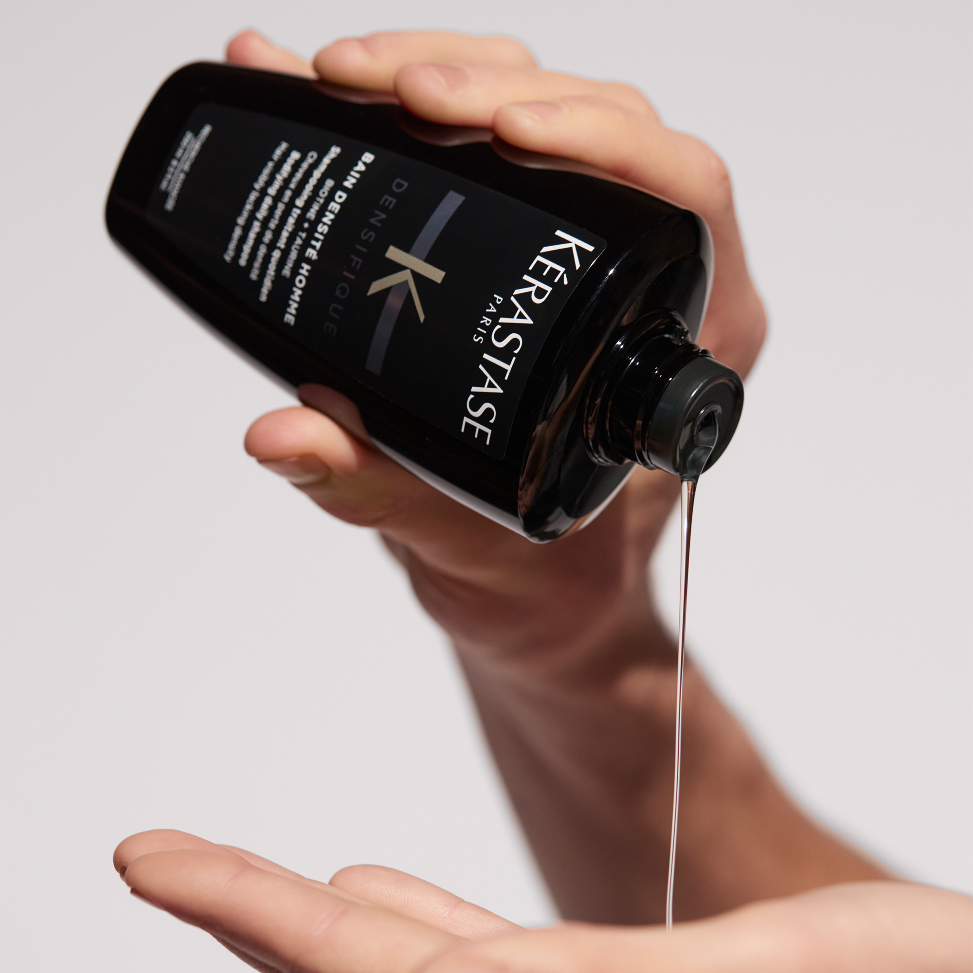 Kerastase Densifique Bain Densite Homme Erkekler İçin Yoğunluk Kazandıran Şampuan 250 ml – Hacim kaybı yaşayan erkek saçları için özel olarak geliştirilmiş, güçlendirici şampuan.