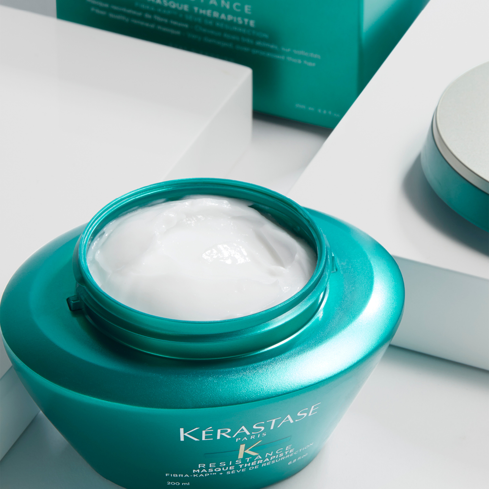 Kerastase Resistance Ciment Masque Therapiste Çok Yıpranmış Saçlar İçin Maske 200 ml – Yıpranmış saçları kökten uca canlandıran ve sağlıklı görünüm kazandıran maske formülü.