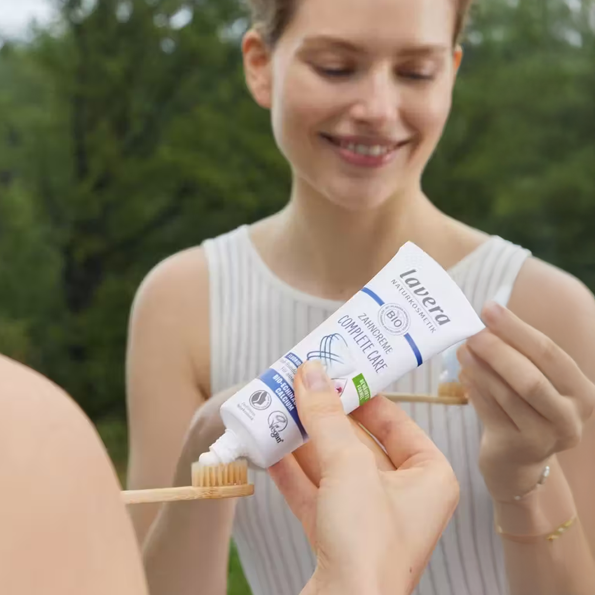 Lavera Complete Care Florür İçermeyen Diş Macunu 20 ml - Dişleri nazikçe temizler, florür içermez.