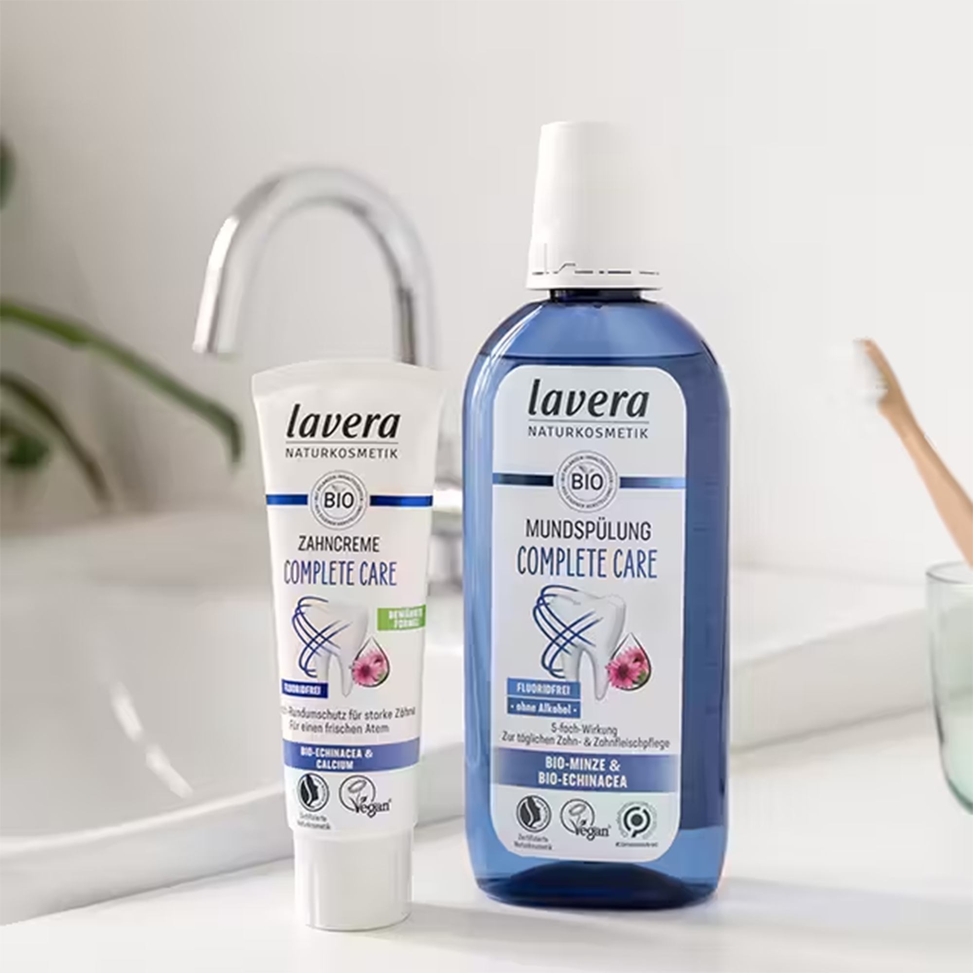 Lavera Complete Care Florür İçermeyen Diş Macunu 20 ml - Dişleri korur ve sağlıklı bir ağız için temizlik sunar.