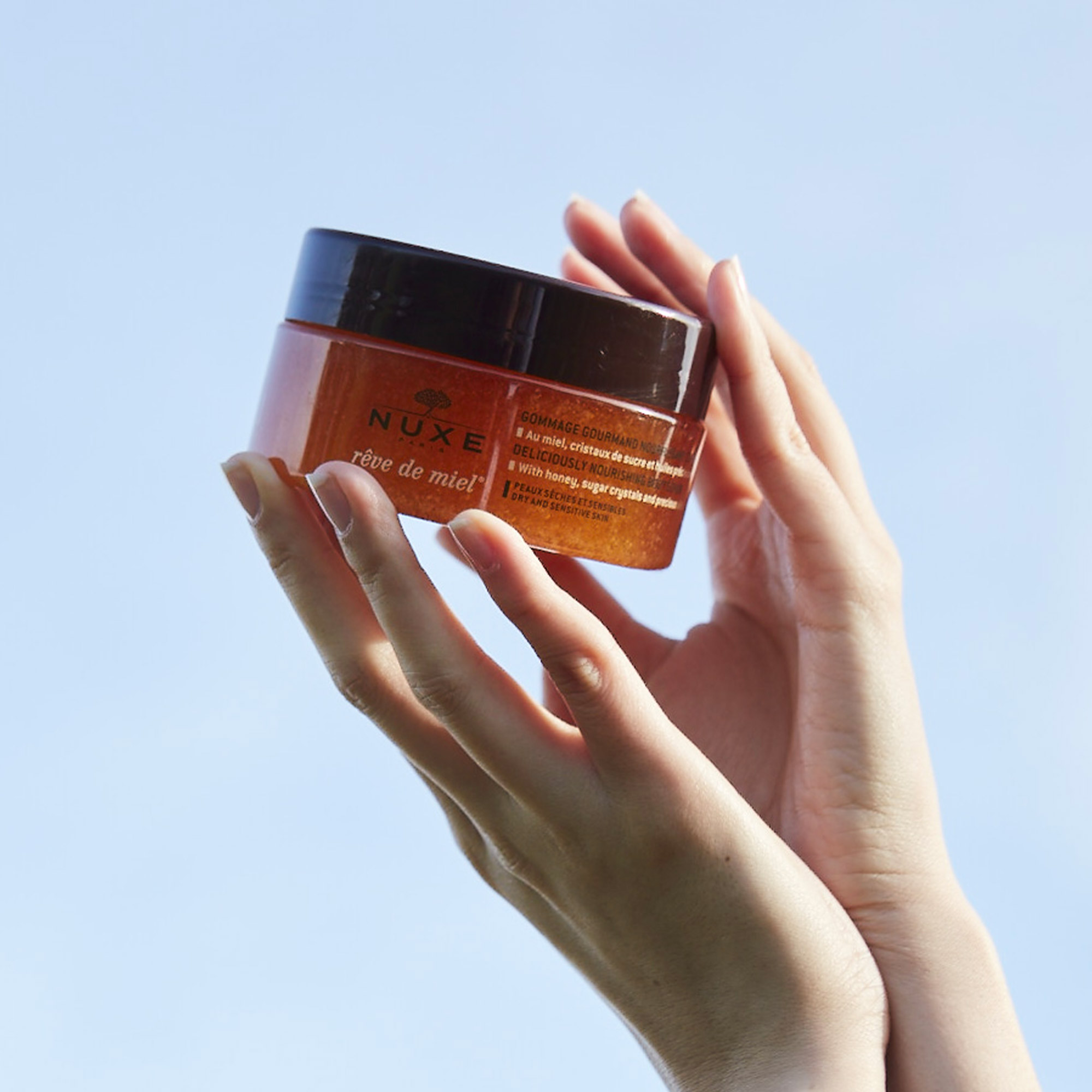 Nuxe Reve De Miel Body Scrub Vücut Peelingi 175 ml - Ciltteki ölü hücreleri temizleyip, pürüzsüz bir doku oluşturan vücut peelingi