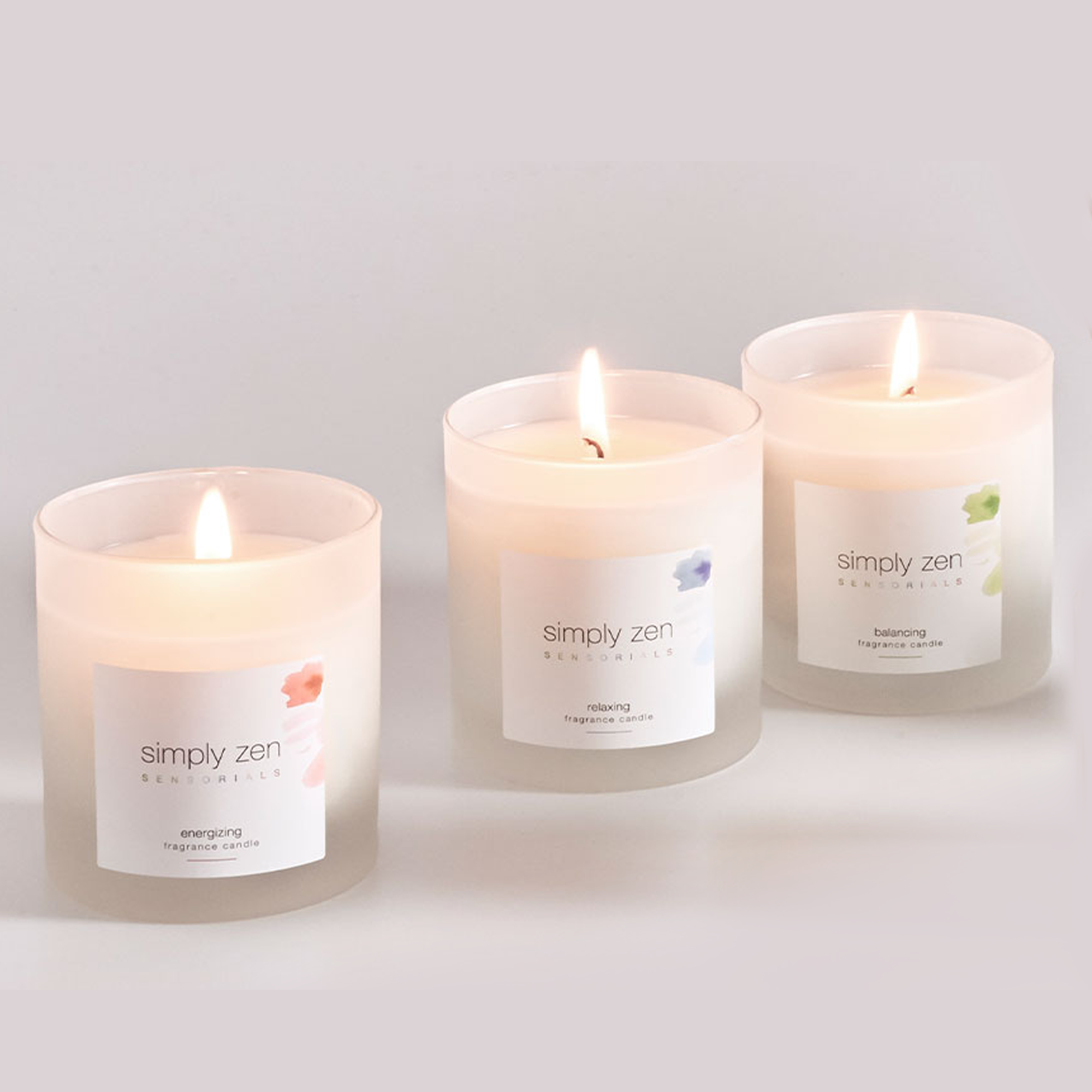 Simply Zen Sensorials Home Energizing Fragrance Mum 120 g - Canlılık ve tazelik hissi veren enerji artırıcı parfümlü mum.