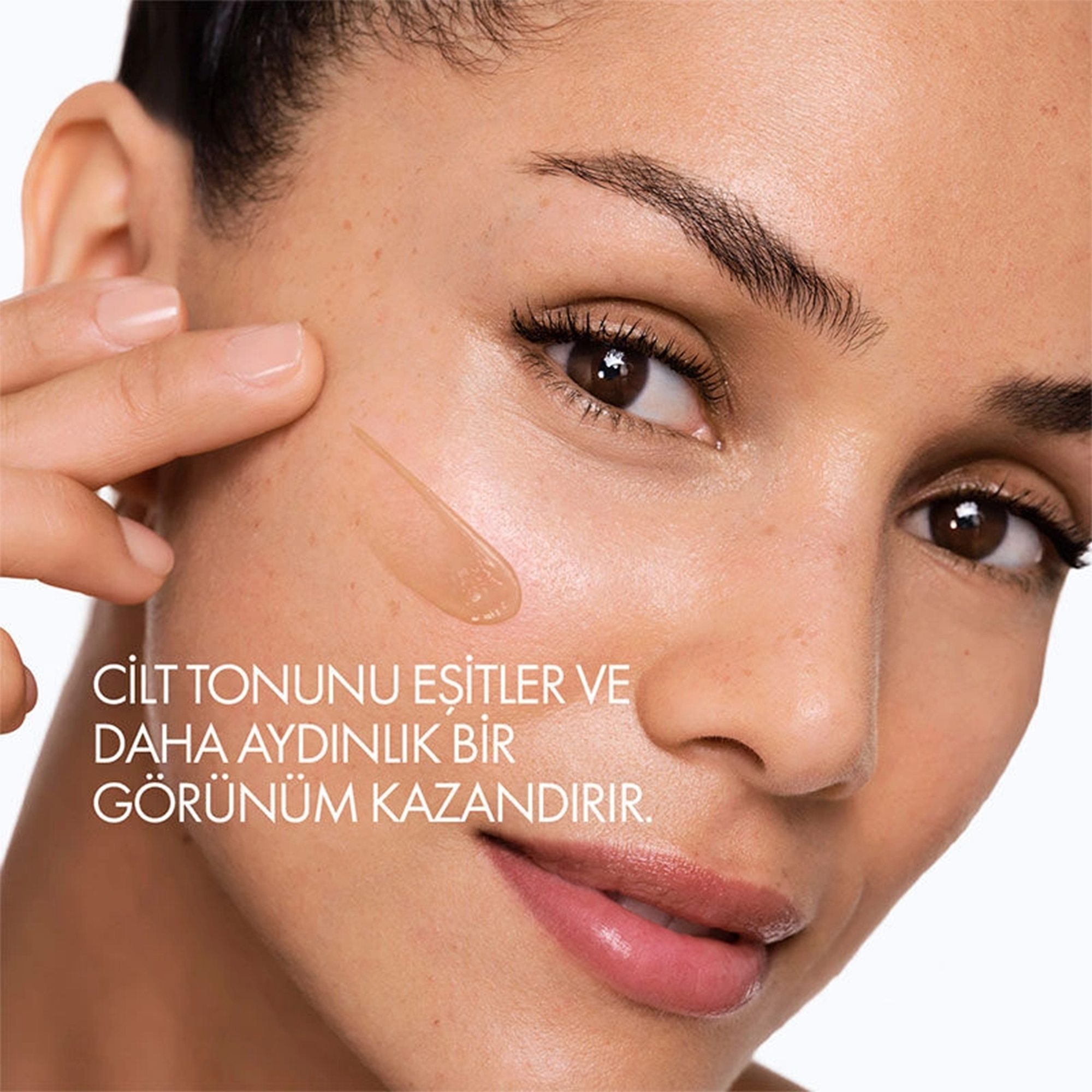 Vichy Capital Soleil Anti Dark Spots SPF 50 Leke Karşıtı Renkli Güneş Kremi 50 ml – Ciltteki lekeleri azaltarak eşit bir ton sağlayan, güneşin zararlı etkilerinden koruyan renkli krem.