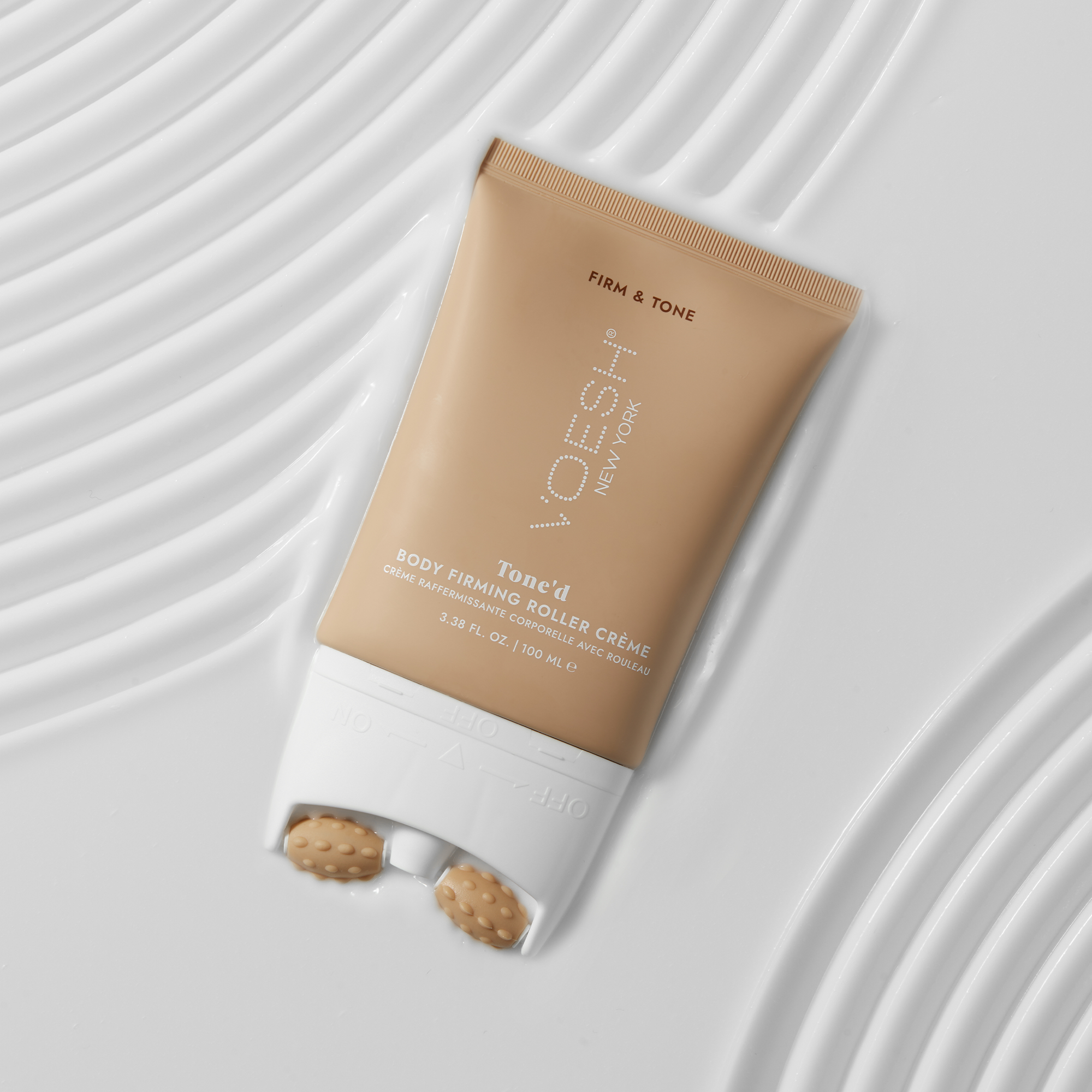 Voesh New York Tone'D Body Firming Roller Krem 100 ml - Kolay uygulama sağlayan roller başlık, etkili ve rahat bir kullanım sunar.
