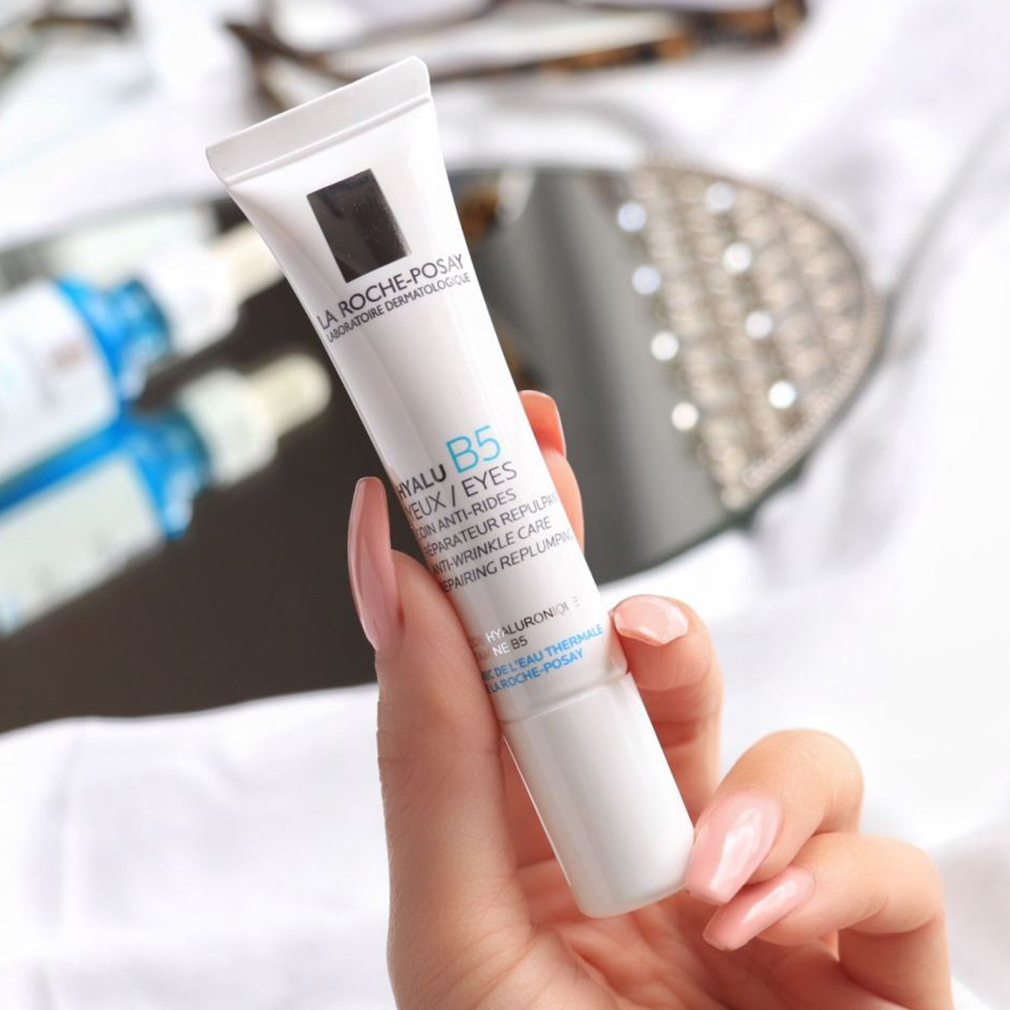 La Roche Posay Hyalu B5 Kırışıklık Karşıtı Aydınlatıcı Göz Kremi 15 ml - Cildi nemlendirir, göz altı morluklarını azaltır ve göz çevresini canlandırır.