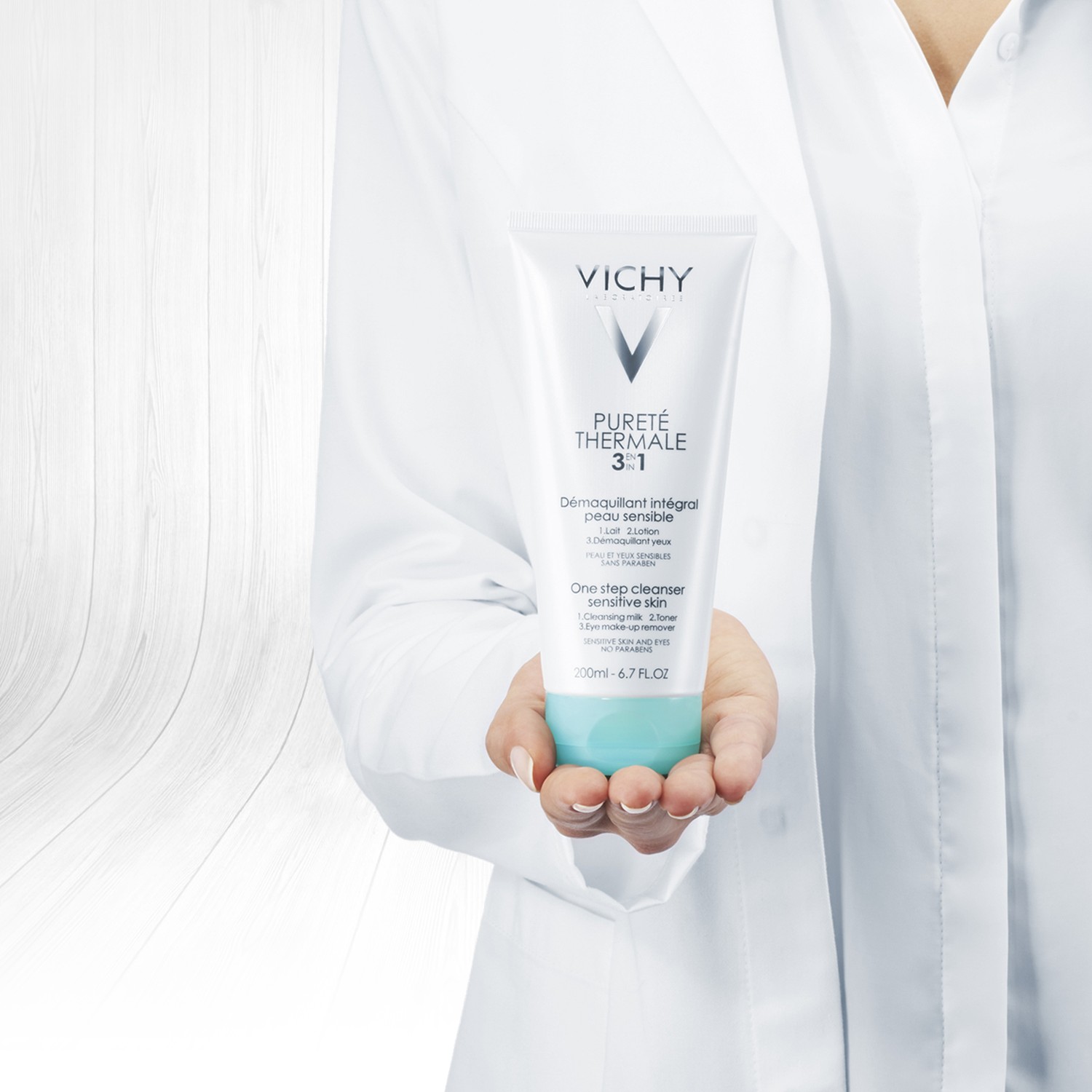Vichy Purete Thermale 3'ü 1 Arada Yüz Temizleyicisi 200 ml – Cildi temizlerken, nemlendirir ve yatıştırır, tek adımda etkili temizlik sağlayan yüz temizleyici.