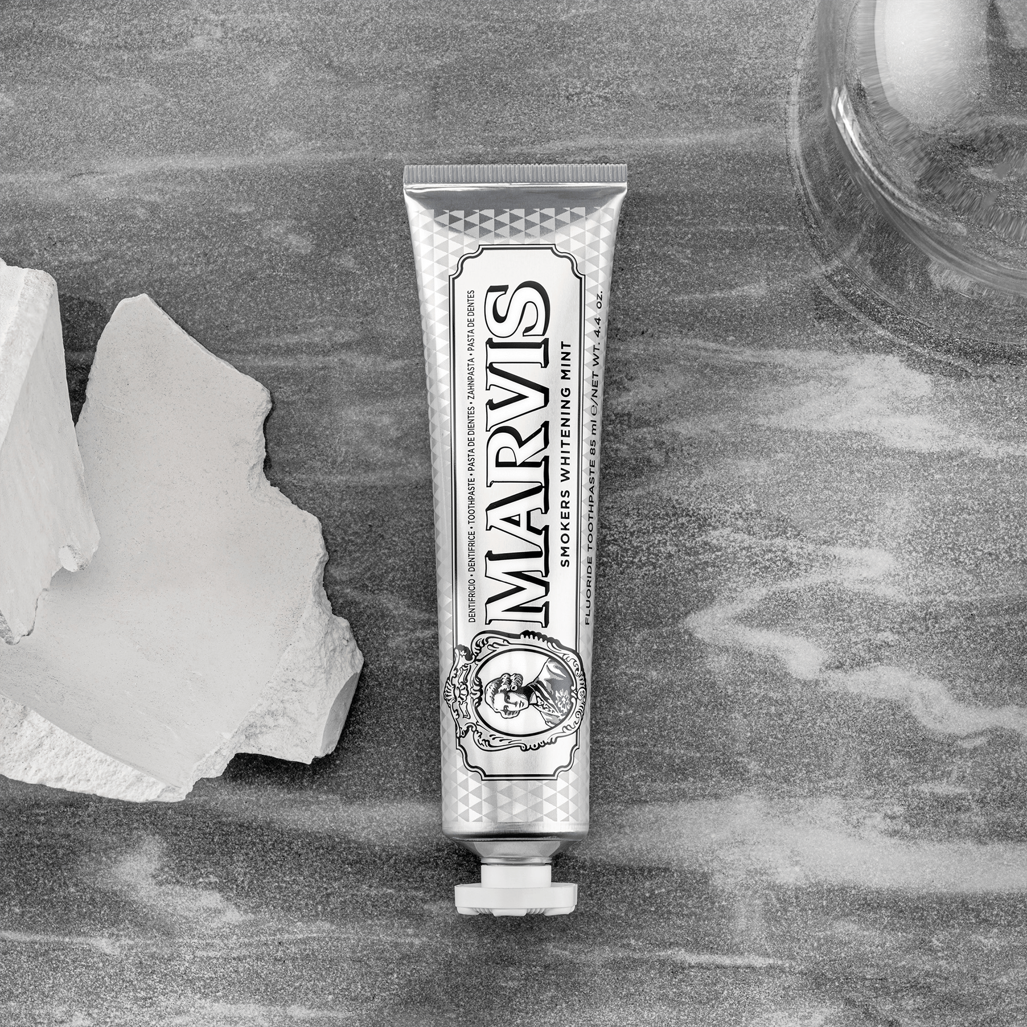 Marvis Smokers Whitening Mint Diş Macunu 85 ml - Dişleri beyazlatan, taze nane tadı veren diş macunu