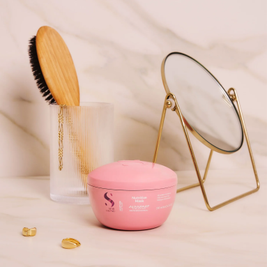 Alfaparf Semi Di Lino Moisture Nutritive Mask Kuru Saçlar İçin Nemlendirici Maske 200 ml - Kuru saçları derinlemesine nemlendirip onaran maske