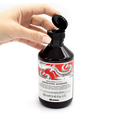 Davines Energizing Dökülme Önleyici Şampuan 250 ml – Dökülmeye eğilimli saçlara enerji kazandıran, ferahlatıcı etkili saç bakım ürünü.